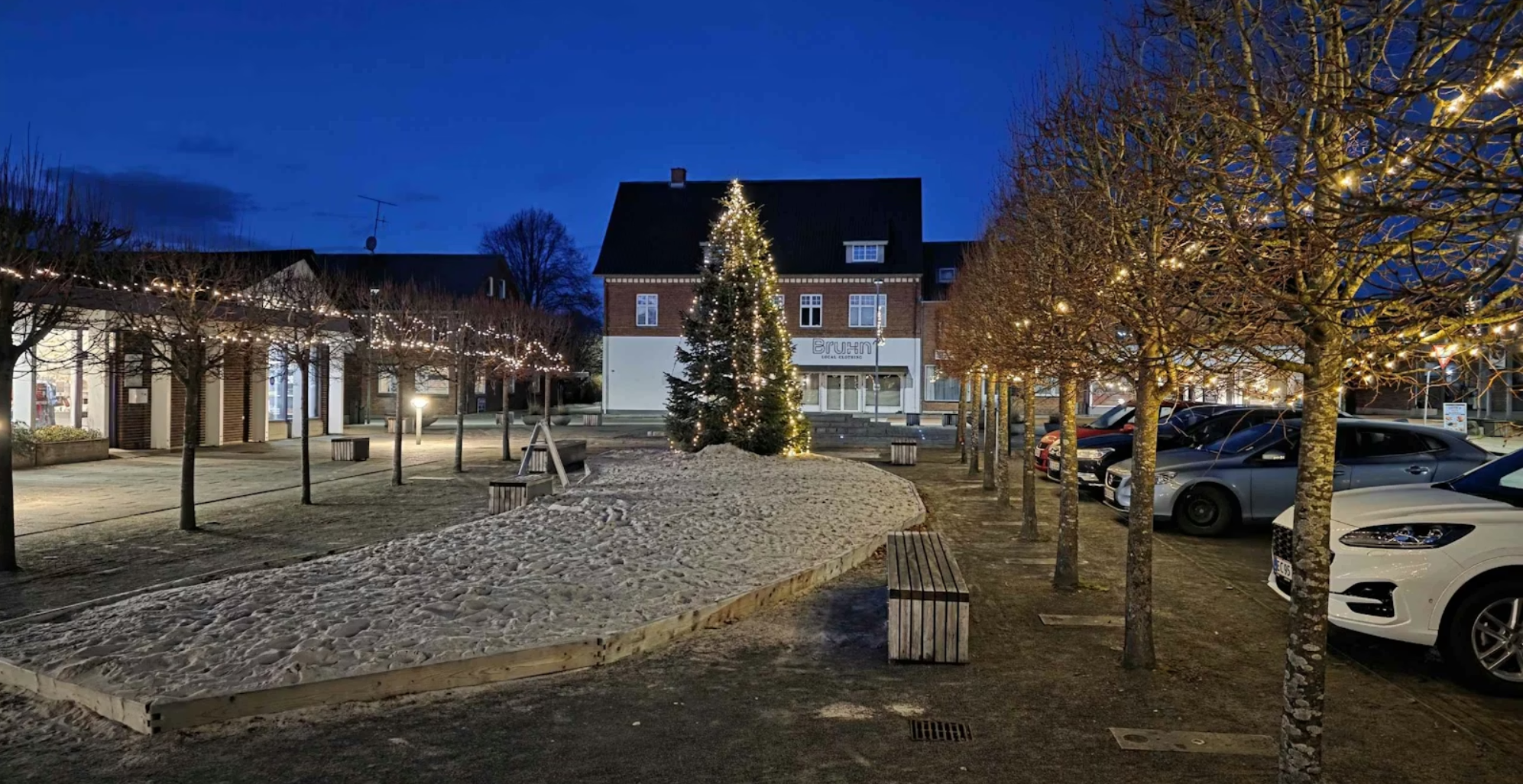 Juletræet på torvet en vinteraften